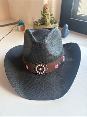 Women’s Black Western Hat with Pink Floral Band